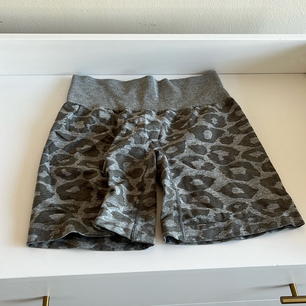 NVGTN Khaki green leopard seamless shorts